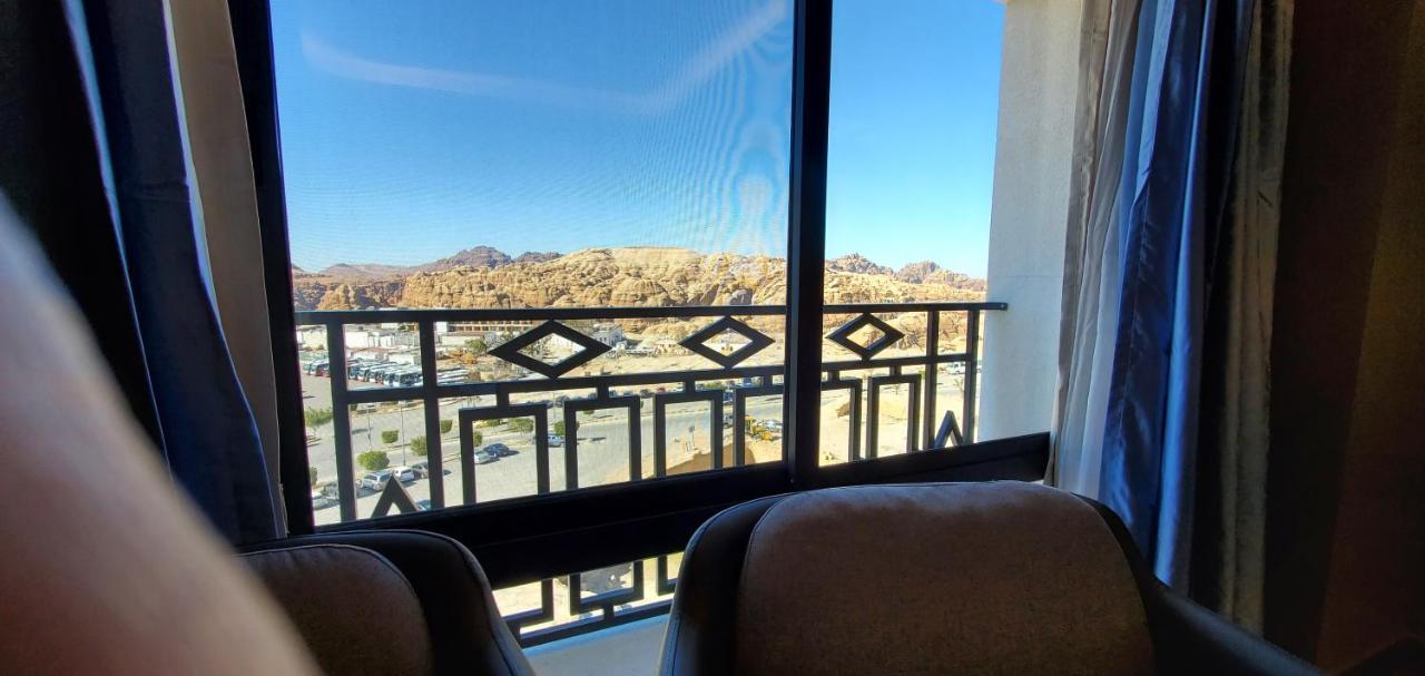 Petra Moon Luxury Hotel Wadi Musa Eksteriør billede View of the desert from a hotel in Al-Madinah